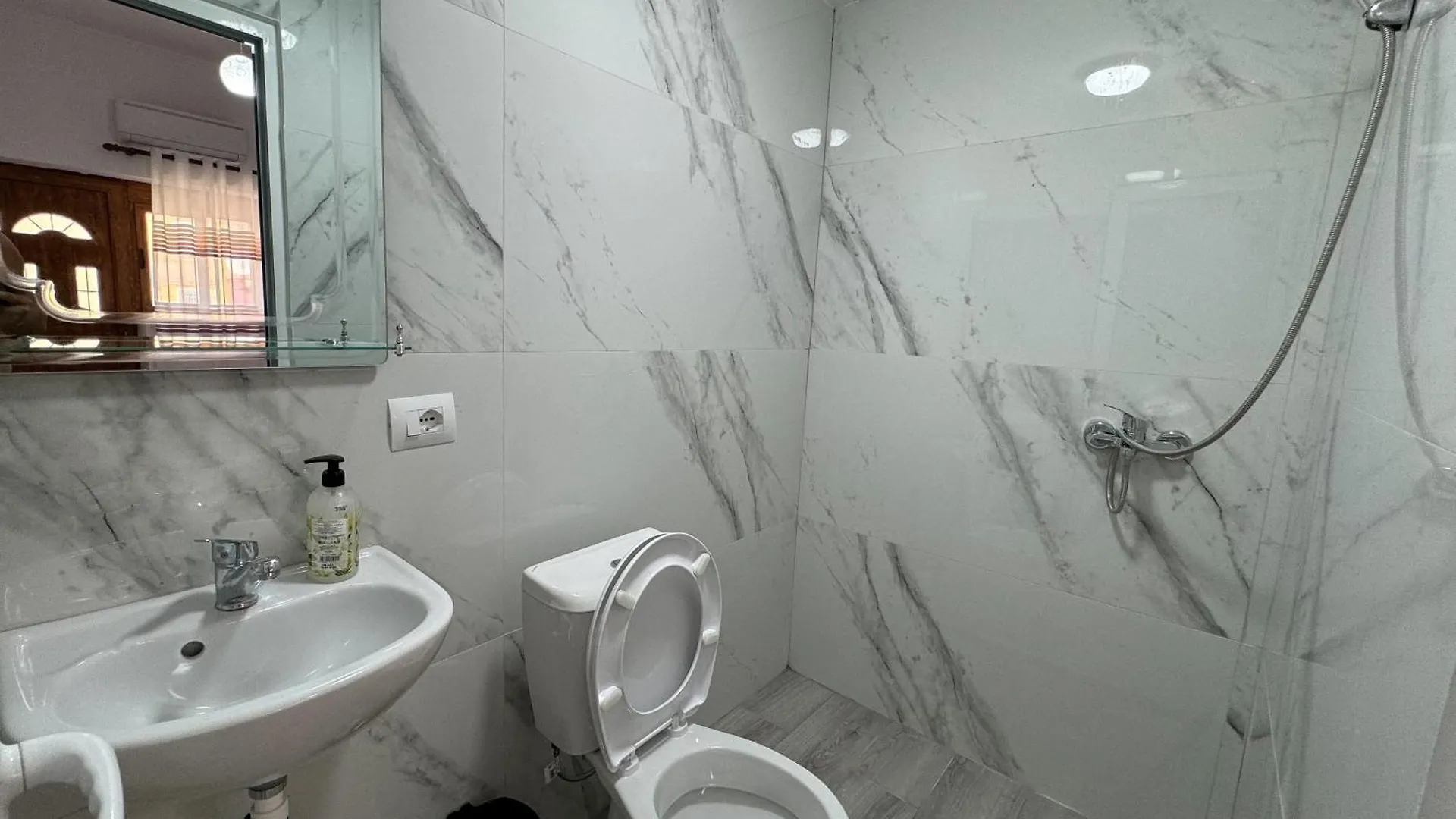 Eleonora Guest House Permet Albania